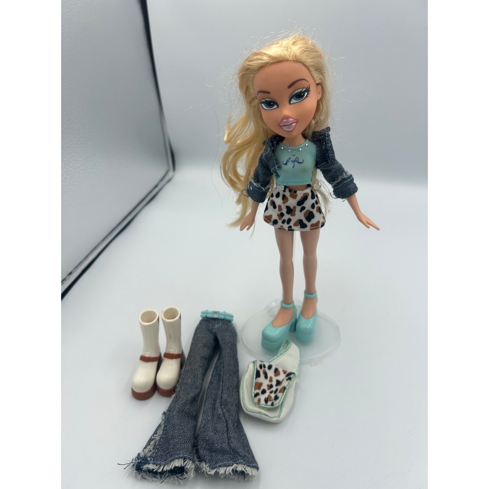 Bratz First Edition Cloe
